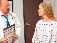 Blonde, Sucer une bite, Médecin, En levrette, 2 femmes 1 homme, Infirmière, Plan cul à trois, Nénés