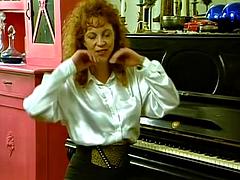 Amateur, Brunette brune, Gode, Allemand, Hard, Lingerie, Masturbation, Jouets