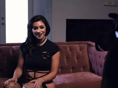 Grosser schwanz, Kehlenfick, Schwanz, Würgen, Lingerie, Orgasmus, Pornostars, Rau