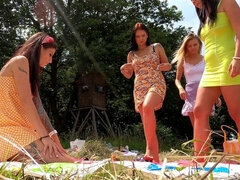 Blonde, Tchèque, Jeux, Hd, Nue  à poil, De plein air, Fête, Adolescente