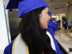 Sucer une bite, Collège université, Fête