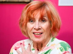 Grosser arsch, Fingern, Masturbation, Reif, Milf, Rotschopf, Solo, Entkleiden