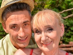 Спальня, Минет, Ласковые ручки, Два парня и девушка, Соблазенение, Тощие, Молоденькие, Сиськи