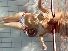 Bikini, Braunhaarige, Frau, Nackt, Im freien, Pool, Russisch, Erotischer film