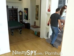 Baby sitter, Gros seins, Queue, Hd, Époux mari, Pov, Suçant, Nénés