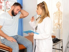 18 jahre, Grosser arsch, Grosser schwanz, Blasen, Hundestellung, Massage, Natürlichen titten, Titten