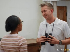 Минет, Член, Европейки, Сперма на лице, Каблуки, Итальянки, Натуральные сиськи, Подглядывание