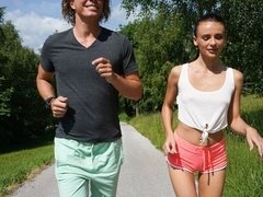 Pijpbeurt, Bruinharig, Hondjeshouding, Zoenen, Doordringend, Saunazaal, Geschoren, Tiener