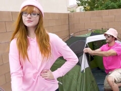 18 ans, Nana, Gros cul, Sucer une bite, Queue, Chatte, Rousse roux, Adolescente