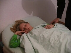 Grote lul, Kreng, Blond, Pijpbeurt, Sperma shot, Vingeren, Duits, Lesbisch