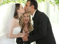 Lécher le cul, Blonde, Sucer une bite, 2 femmes 1 homme, Doigter, Lingerie, Mère que j'aimerais baiser, Nénés