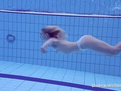 Badpak, Blond, Vrouw, Naakt, Openbaar, Tiener, Tieten likken, Onderwater