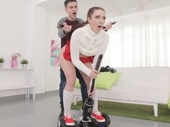 Cul, Gros cul, Sucer une bite, En levrette, Poilue, Rousse roux, Élève, Adolescente