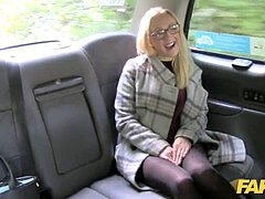 Amateur, Bisexuelle, Blonde, Sucer une bite, Voiture, Tir de sperme