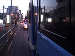 Bus, Dingue, Éjaculation interne, Tir de sperme, Japonaise, Mère que j'aimerais baiser, Public, Nénés