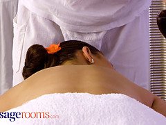 18 ans, Gros seins, Brunette brune, Tchèque, Hd, Seins naturels, Huilée, Orgasme