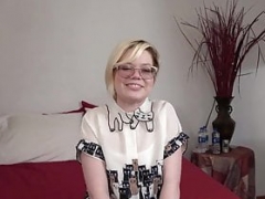 Enthousiasteling, Grote lul, Blond, Pijpbeurt, Interraciaal, Swinger, Tatoeage