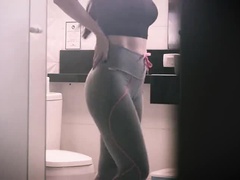 Amateur, Salle de bains, Gros cul, Sucer une bite, Cocu, Tir de sperme, Grossier, Mère que j'aimerais baiser