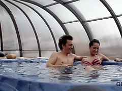 Mamada, Morena, Sexo duro, Piscina, Seducido, Flaco, Adolescente, Tetas