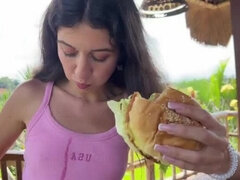 Leie, Blasen, Sperma im mund, Fetisch, Nahrung, Pov, Öffentlich, Titten