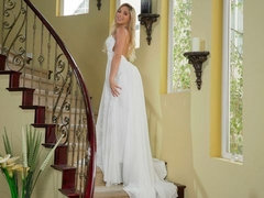 Rubia, Estilo perrito, Penetracion con dedos, Pajear, Tacones, Masturbación, Medias largas, Adolescente