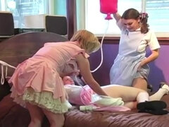 Amateur, Mignonne, Couche culotte, Érotique, Humiliation, Nue  à poil, Mamelons, Petite femme