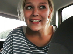 Amateur, Blonde, Voiture, Papa, Allemand, Mère que j'aimerais baiser, Pisser, Chatte