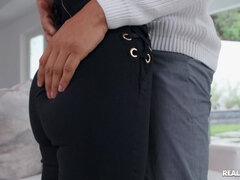 Américain, Gros seins, Noire, Sucer une bite, Gorge profonde, Interracial, Fille latino, Nénés