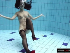 18 años, Amateur, Tetas grandes, Tacones, Público, Afeitado, Adolescente, Apretado