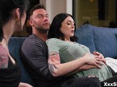 Gros seins, Brunette brune, Queue, Face assise, Bâillonner, Hard, Lingerie, Chatte