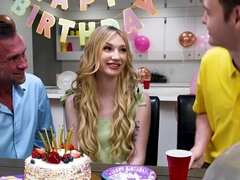 Grosse bite, Blonde, Sucer une bite, Papa, Femelle, Léchez, Actrice du porno, Maigrichonne