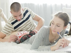 Grote kont, Grote lul, Bruinharig, Hondjeshouding, Natuurlijke tieten, Twee staartjes, Kut duiken, Kort haar