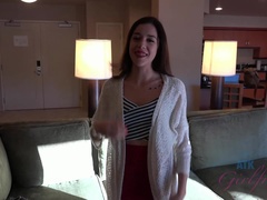 Amateur, Salle de bains, Robe, Petite amie, Fille latino, Culottes ou slips, Pov, Maigrichonne