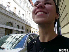 Enthousiasteling, Tsjechisch, Pop, Europees, Monster, Naakt, Buiten, Openbaar