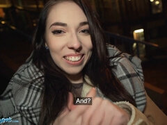 Sucer une bite, Hd, Italienne, Seins naturels, Orgasme, Pov, Public, Réalité