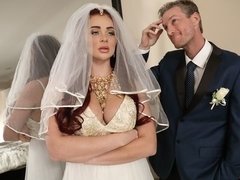 Gros seins, Sucer une bite, Éjaculer dans la bouche, En levrette, Robe, Rousse roux, Rasée, Nénés