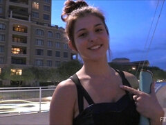 18 jaar, Lieveling, Grote mammen, Tsjechisch, Masturbatie, Natuurlijke tieten, Tiener, Onder de rok