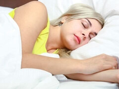 Блондинки, Пальцем, Большие дырки, Мастурбация, Натуральные сиськи, Киски, Бритые, Сиськи