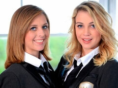 Leie, Küssen, Lecken, Lingerie, Muschi, Entkleiden, Jungendliche (18+), Titten