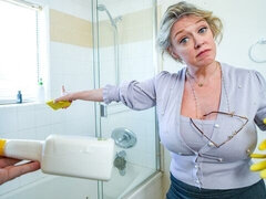 Schlafzimmer, Grosser arsch, Grosse titten, Blondine, Vollbusig, Pummelig, Handjob, Mutti