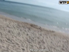 Пляж, Брюнетки, Мастурбация, На природе, На публике