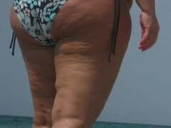 Wohlbeleibte schöne frauen, Strand, Grosse titten, Bikini, Selbstgemacht, Reif, Milf, Mutti