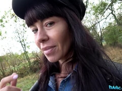 Amateur, Morena, Estilo perrito, Jeans, Tetas naturales, Al aire libre, Pov, Tetas