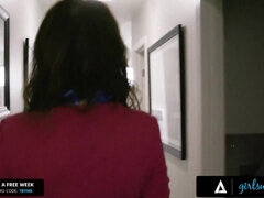 69, Gros cul, Gros seins, Brunette brune, Plantureuse, Face assise, Lesbienne, Actrice du porno