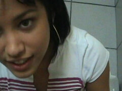 Cuarto de baño, Culo grande, Morena, Corridas faciales, Hd, Latina, Pov, Inodoro