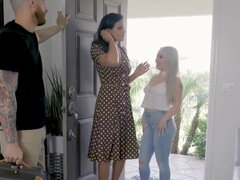 Blonde, Habillées, 2 femmes 1 homme, Hard, Cuisine, Maman, Tabou, Serré