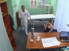 Leie, Arschlecken, Arzt, Hundestellung, Lecken, Krankenschwester, Muschi, Uniform