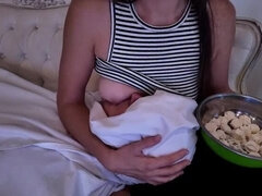 Hd, Époux mari, Lactation, Mère que j'aimerais baiser, Maman, Mamelons, Fils, Suçant