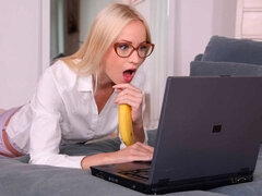 Kont, Blond, Pijpbeurt, Schattig, 1 man 2 vrouwen, Handbeurt, Tiener, Trio