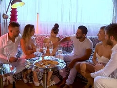 Blondine, Französisch, Würgen, Gruppe, Lecken, Natürlichen titten, Muschi, Russisch